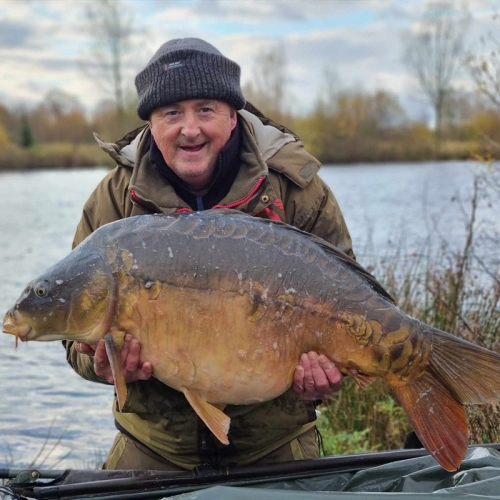 Richard Shippey with Lou Lou at 39lb 12oz