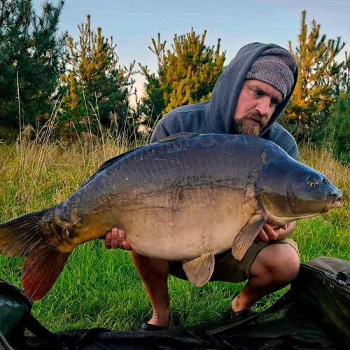 Wayne Bognar with Ben at 44lb