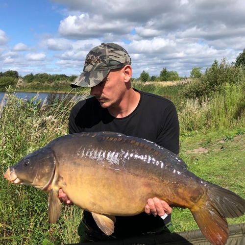 Andrew Reading with a fish of 26lb 6oz